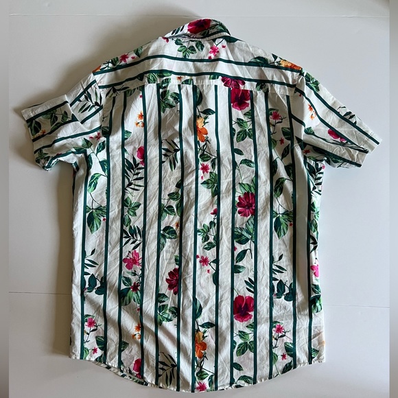 Men’s INC Brand Short Sleeved Button Down - Size Medium Hawaiian Shirt - Picture 2 of 4